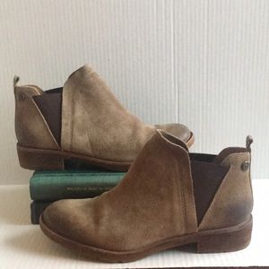 Sofft suede ankle boot